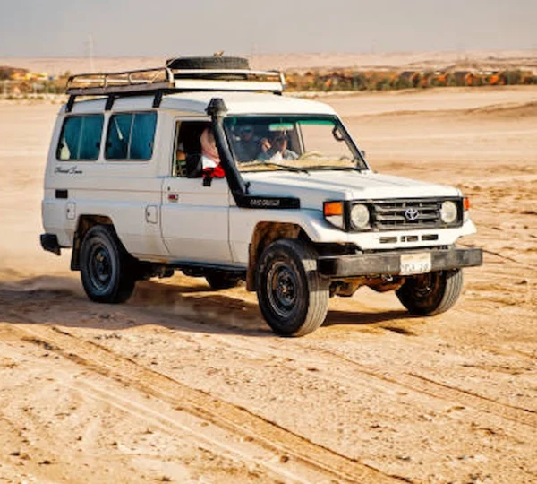 Hurghada Jeep Safari 4×4, Camel Ride & Show